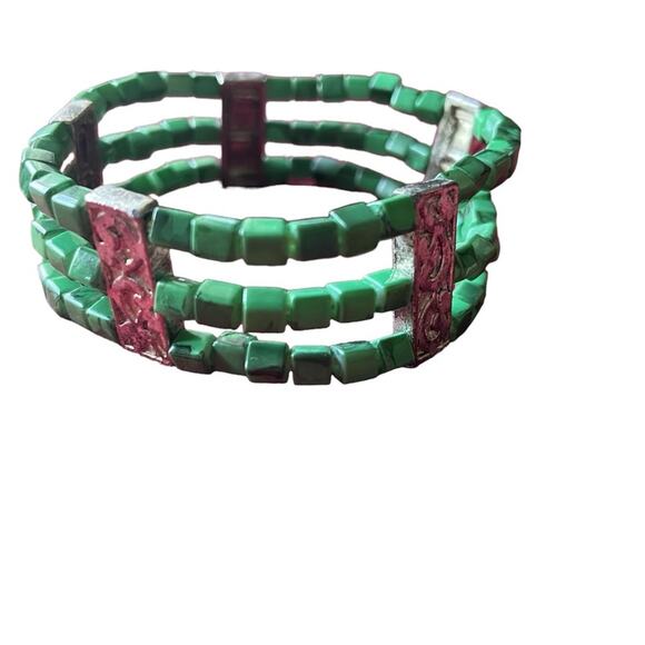 Jade like color jewels and silver tone stretch bracelet - Picture 2 of 5